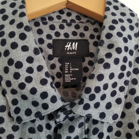 H&M polka dot button down shirt - Picture 3 of 3